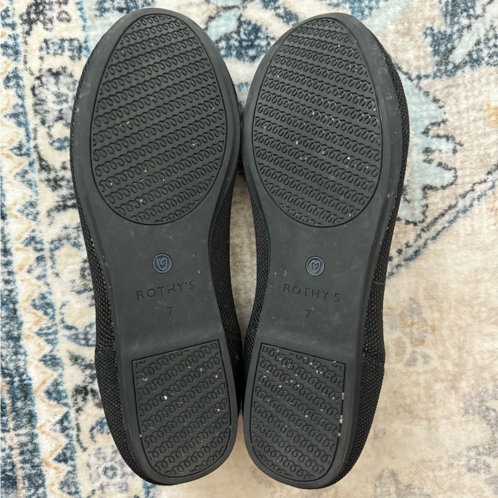 Round Toe size 7 Rothy’s - Picture 3 of 6